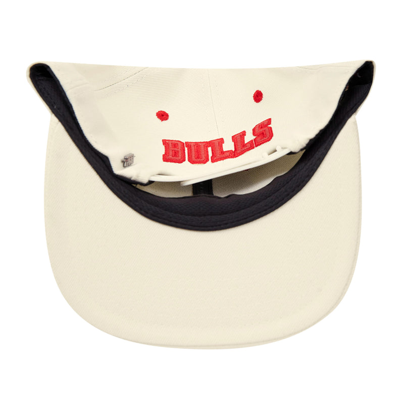 Pro Standard - Chicago Bulls Triple Tonal Wool Snapback Hat - Eggshell / Red