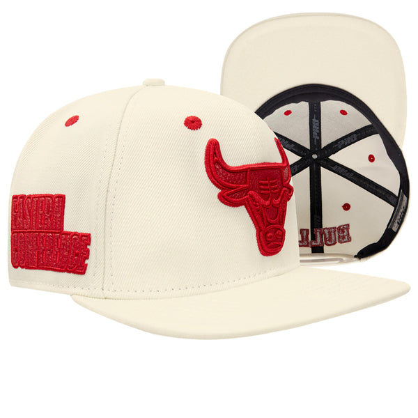 Pro Standard - Chicago Bulls Triple Tonal Wool Snapback Hat - Eggshell / Red