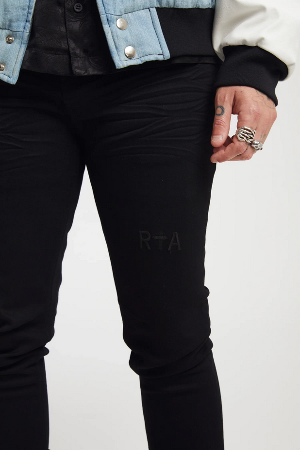 RTA Bryant Skinny Jean | Black Logo